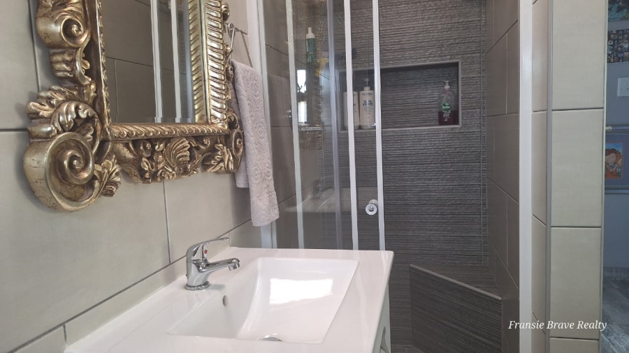 2 Bedroom Property for Sale in Island View Western Cape